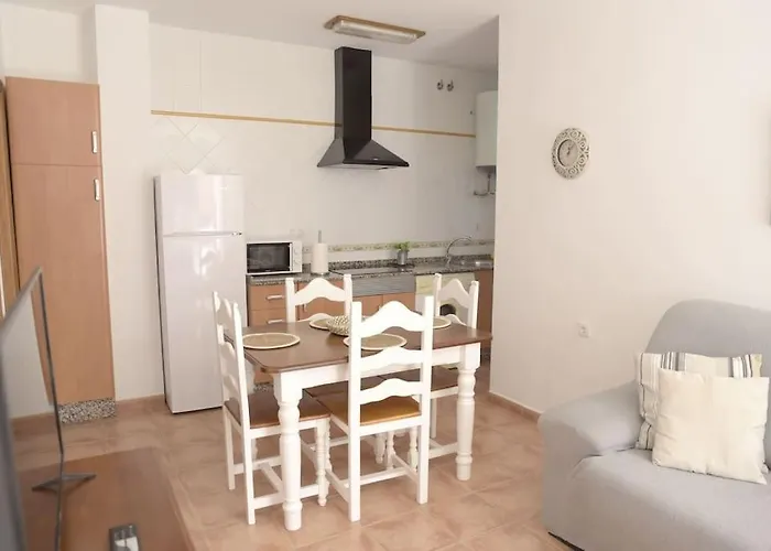 Elena - Sólo Familias Y Parejas